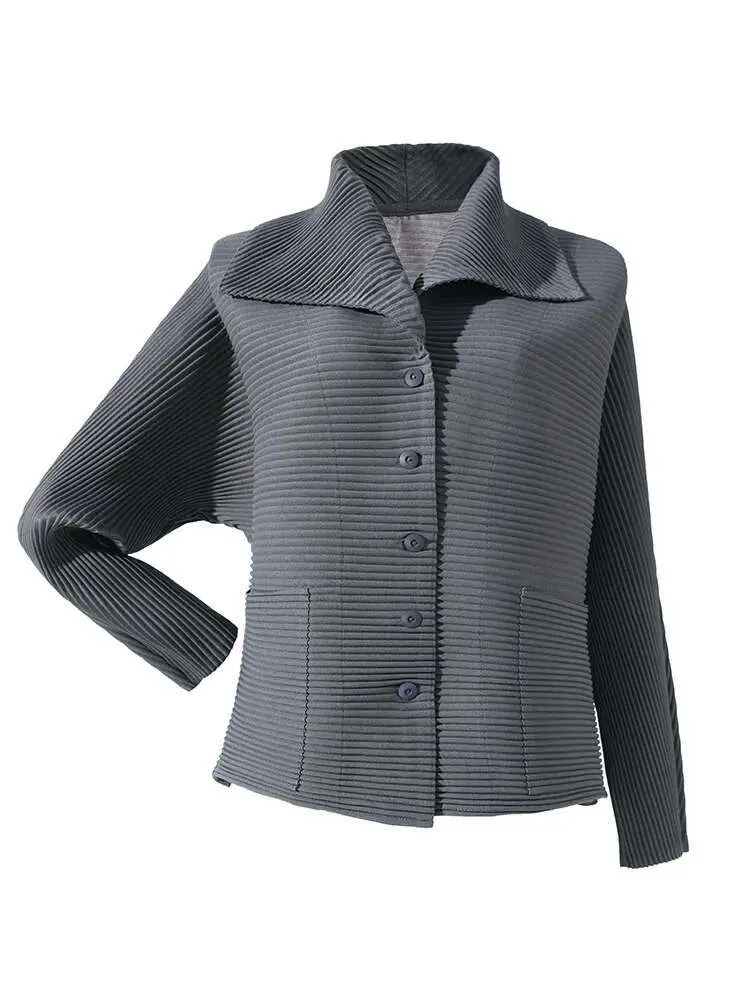 LANMREM Short Jacket For Women 2025 Spring New Casual Temperament Loose Large Lapel Single Breasted Pleated Coat 2DA8011