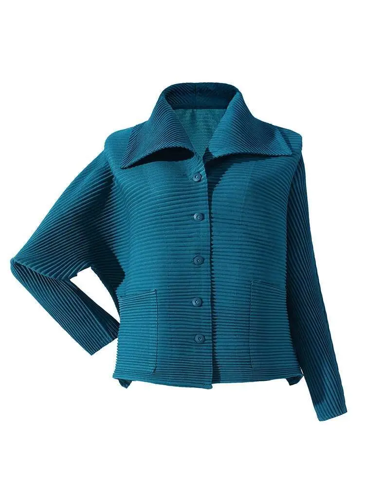 LANMREM Short Jacket For Women 2025 Spring New Casual Temperament Loose Large Lapel Single Breasted Pleated Coat 2DA8011
