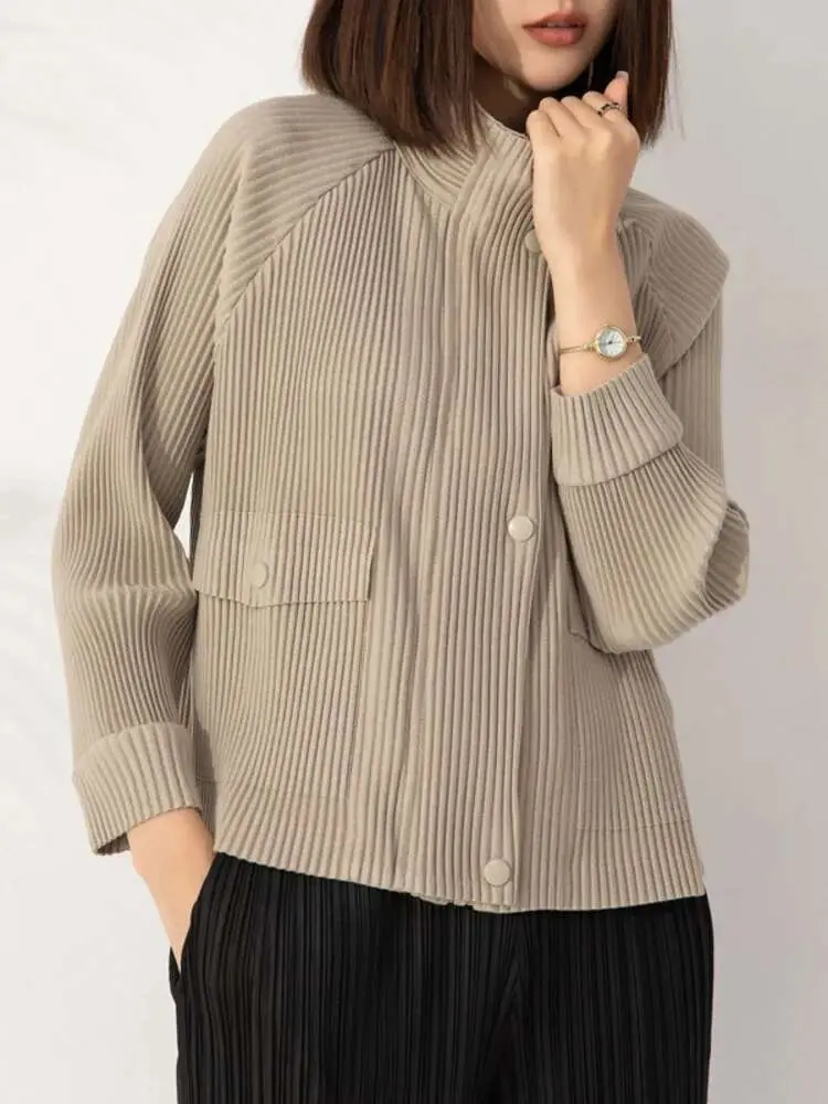 LANMREM Casual Pleated Jacket Turn Down Collar Zipper Long Sleeves Solid Color Coats With Pockets Female Chic Clothing 2DA8003