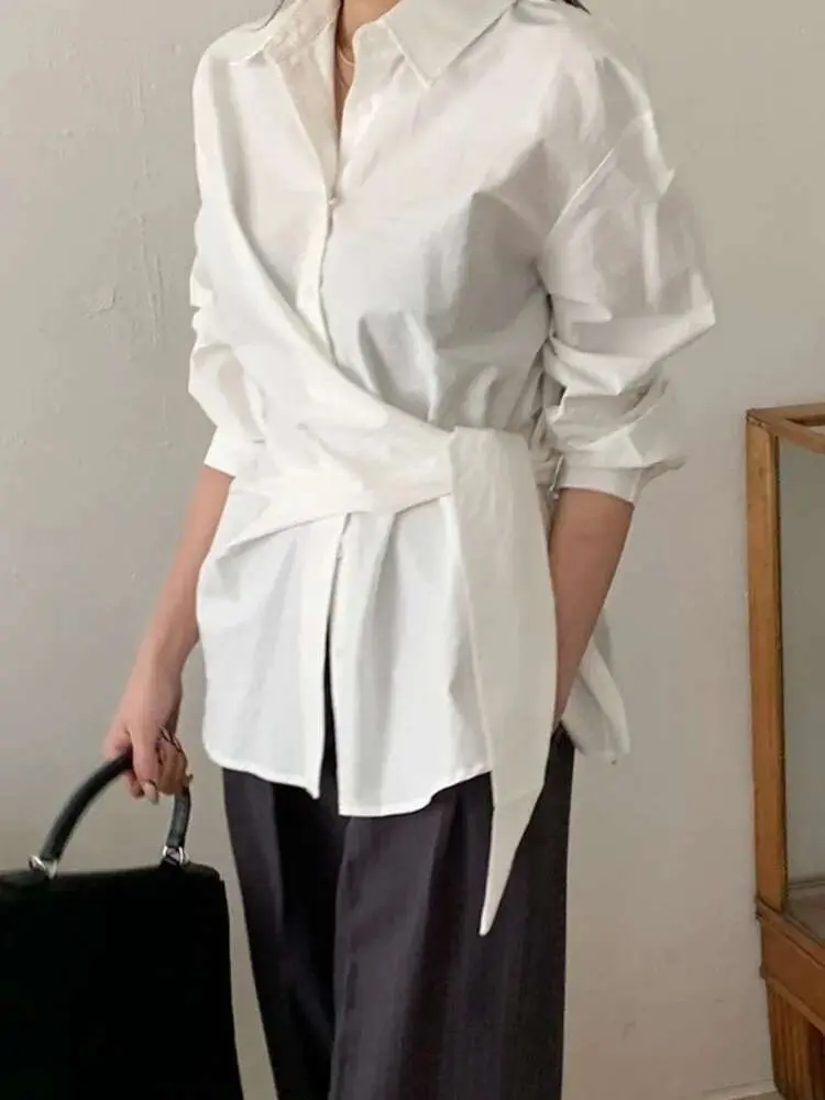 LANMREM French Style Temperament Shirt Woman Fashion 2025 New Lapel Single Breasted Strap Waist Design Long Sleeve Tops 2DE733