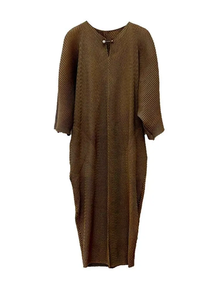 LANMREM Pleated Batwing Dress For Women 2024 New Autumn V Neck Mid Length Loose Design Fashion Niche Clothing Female 2DA9162
