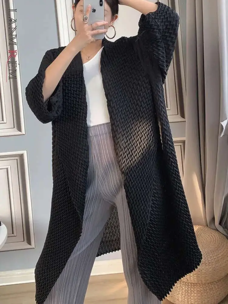 LANMREM Pleated Long Trench 2025 Spring Black Color Korean Style Long Sleeves Fold Windbreaker Female Elegant Clothing 2T1244