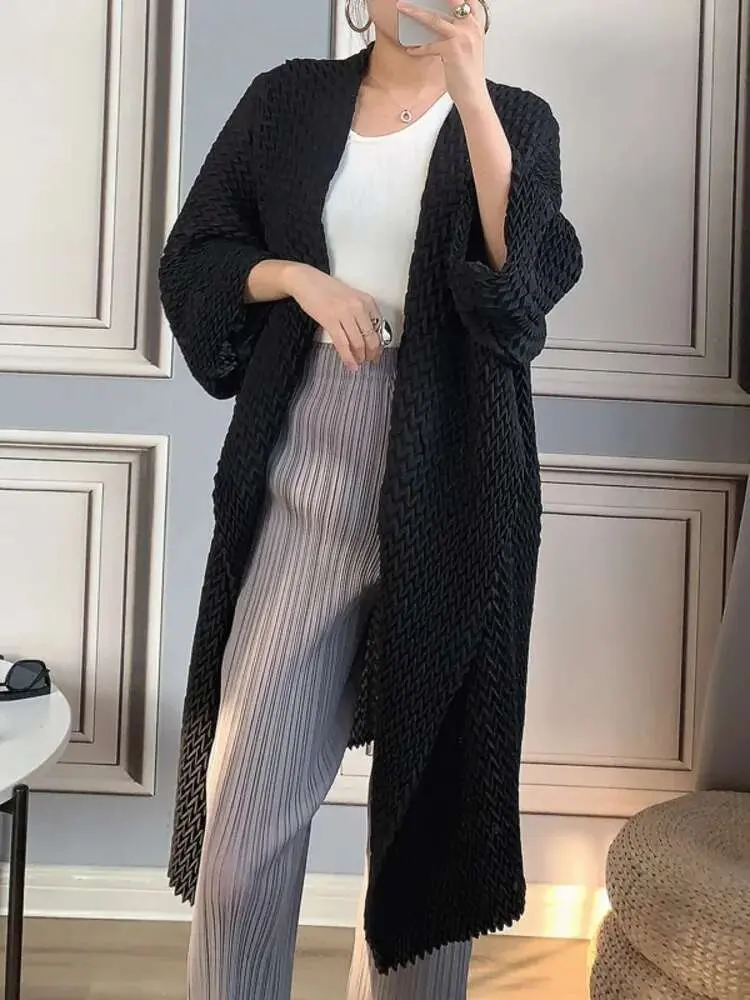 LANMREM Pleated Long Trench 2025 Spring Black Color Korean Style Long Sleeves Fold Windbreaker Female Elegant Clothing 2T1244