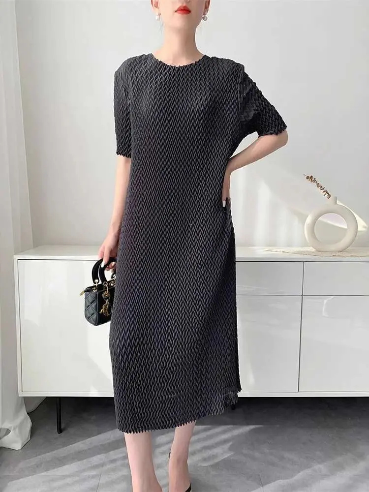 LANMREM Handmade Pineapple Pleated Women's Dress 2025 Summer Short Sleeved Mid Length Dresses Comfortable Casual O-neck 2DB3080