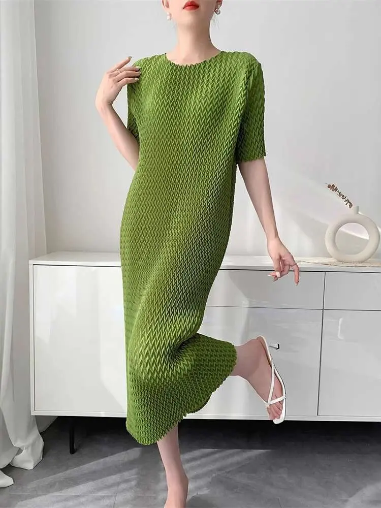 LANMREM Handmade Pineapple Pleated Women's Dress 2025 Summer Short Sleeved Mid Length Dresses Comfortable Casual O-neck 2DB3080