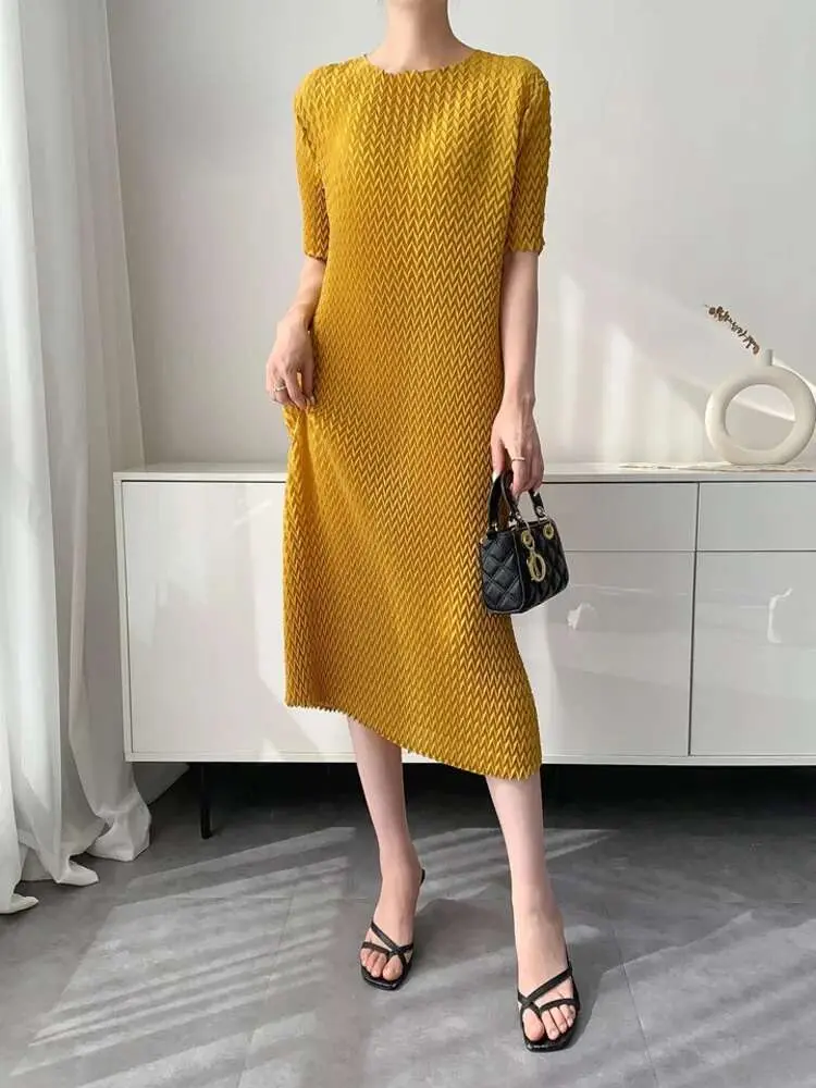 LANMREM Handmade Pineapple Pleated Women's Dress 2025 Summer Short Sleeved Mid Length Dresses Comfortable Casual O-neck 2DB3080