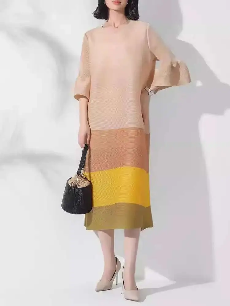 LANMREM Color Blocked Pleated Dress Women Round Neck Flare Sleeves Loose Mid Length Female Elegant Clothing Summer 2DA8417