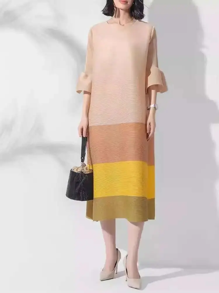LANMREM Color Blocked Pleated Dress Women Round Neck Flare Sleeves Loose Mid Length Female Elegant Clothing Summer 2DA8417