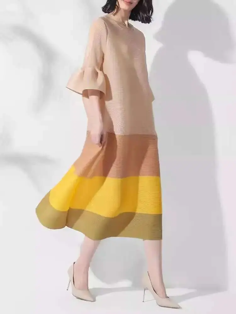 LANMREM Color Blocked Pleated Dress Women Round Neck Flare Sleeves Loose Mid Length Female Elegant Clothing Summer 2DA8417