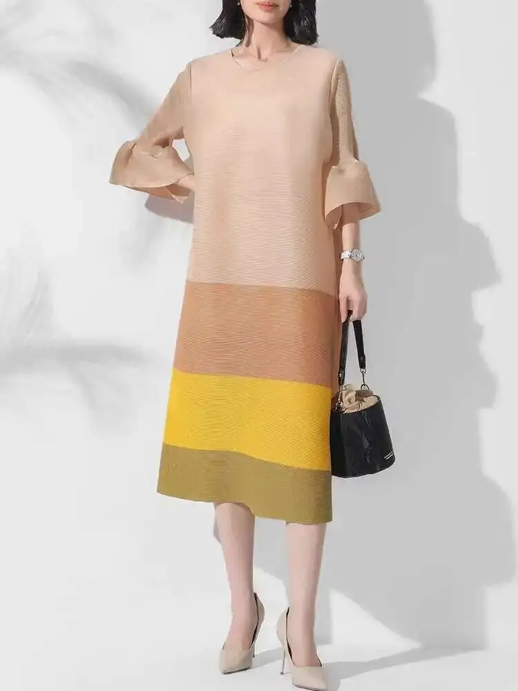 LANMREM Color Blocked Pleated Dress Women Round Neck Flare Sleeves Loose Mid Length Female Elegant Clothing Summer 2DA8417