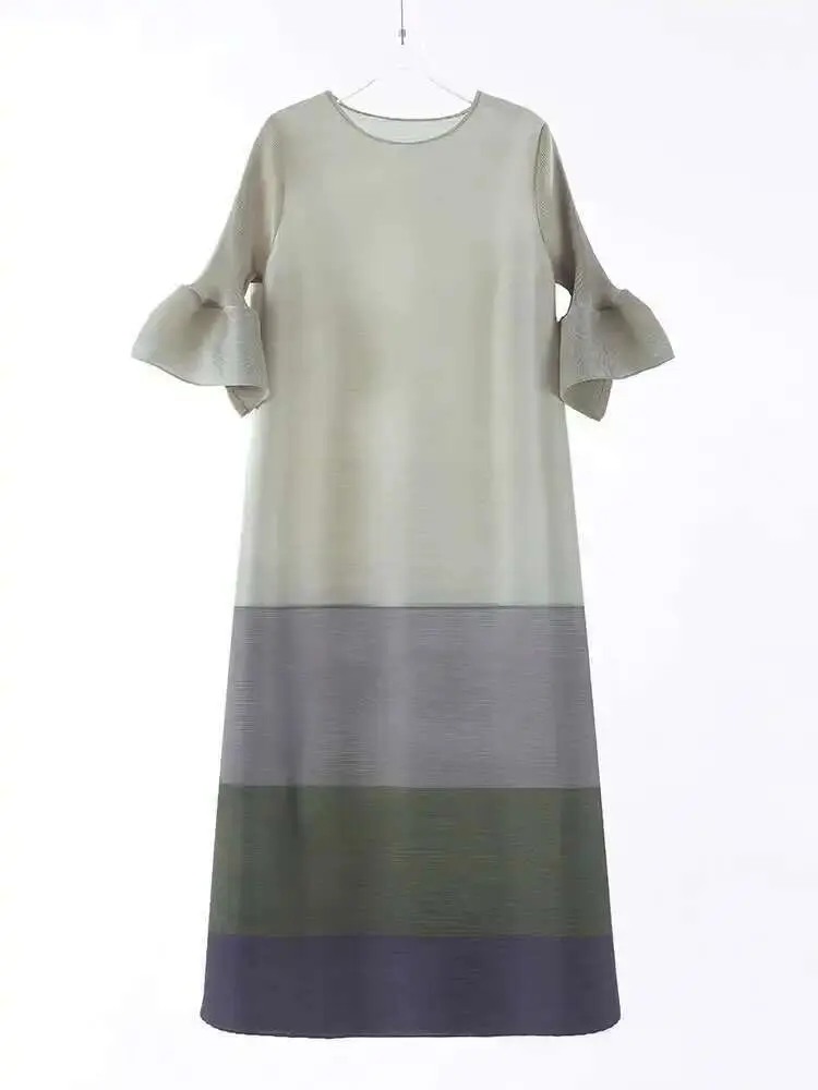 LANMREM Color Blocked Pleated Dress Women Round Neck Flare Sleeves Loose Mid Length Female Elegant Clothing Summer 2DA8417