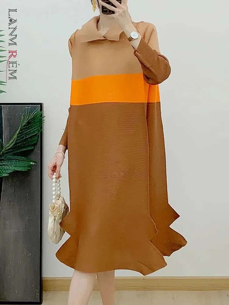 LANMREM Color Block Pleated Dress For Women Lapel Long Sleeves Ruffles Hem Female Fashion Clothing 2025  Spring New 2DA3690