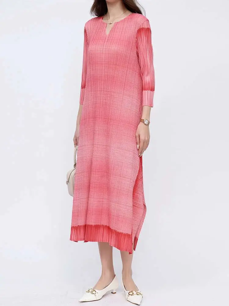 LANMREM Women's Minimalism V-neck Pleated Dress Female Fashion Temperament Elegant Mid-length Dresses Fashion 2025 Summer 2DE430