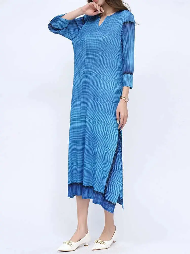 LANMREM Women's Minimalism V-neck Pleated Dress Female Fashion Temperament Elegant Mid-length Dresses Fashion 2025 Summer 2DE430