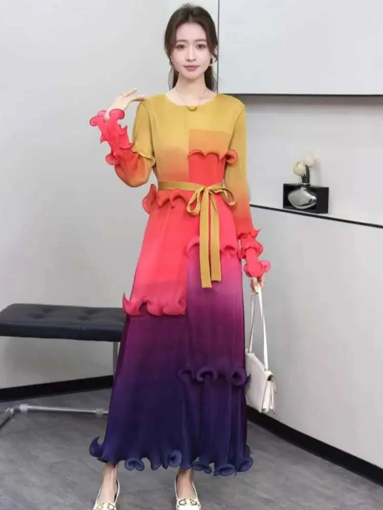 LANMREM Elegant Wooden Ear Edge Pleated Dress Women's Round Neck Lace-up Cgradual Long Dresses Fashion 2025 Summer New 2DE460
