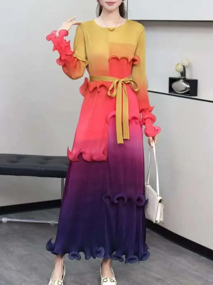 LANMREM Elegant Wooden Ear Edge Pleated Dress Women's Round Neck Lace-up Cgradual Long Dresses Fashion 2025 Summer New 2DE460