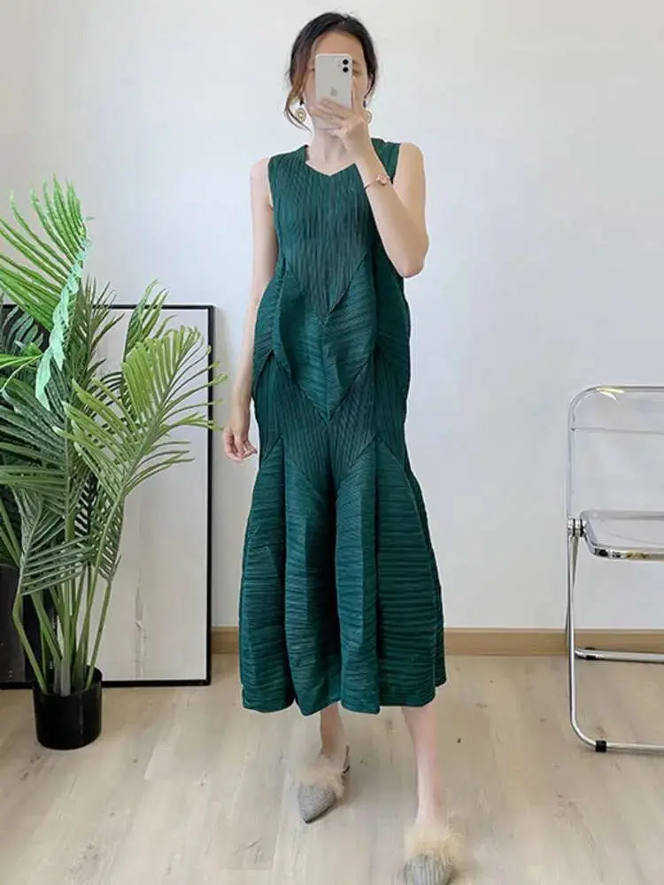 LANMREM Sleeveless Pleated Lantern Dress For Women Solid Color Fold Style Maxi Dresses Ladies Elegant Clothing 2025 Summer TC089