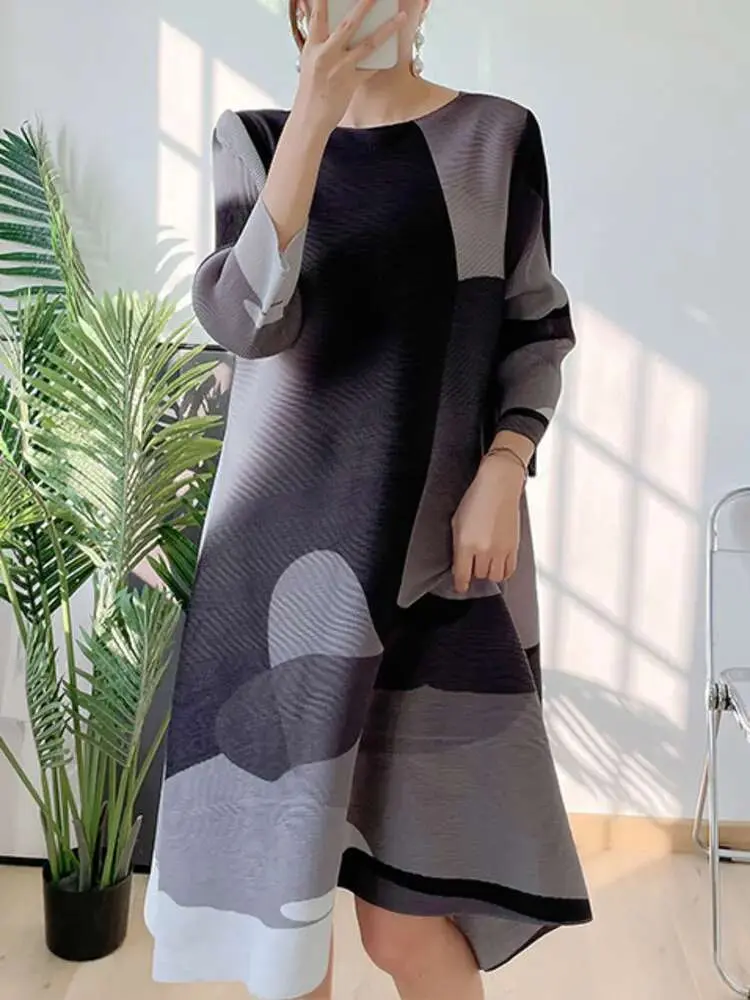 LANMREM Irregular Printing Pleated Dress Women's Round Neck Loose Contrast Color Dresses Female 2025 Spring Summer Tide 2R1504