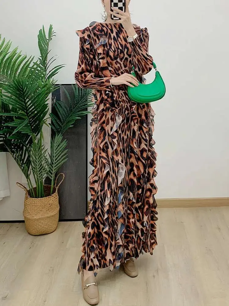 LANMREM Leopard Print Pleated Dress For Women Round Neck Long Sleeves Ruffles Fashion Dresses 2024 Spring Summer New 2DA4121