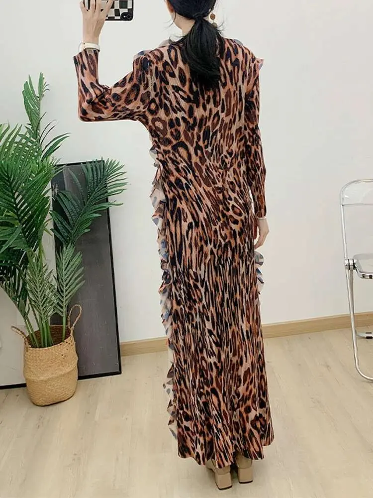 LANMREM Leopard Print Pleated Dress For Women Round Neck Long Sleeves Ruffles Fashion Dresses 2024 Spring Summer New 2DA4121