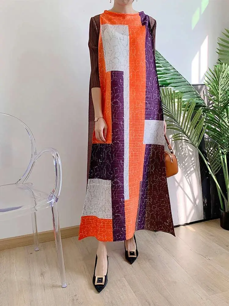 LANMREM Pleated Long Dress For Women Turtleneck Large Hem Loose Color Block Printing Dresses Female Fashion 2025 New 2M387
