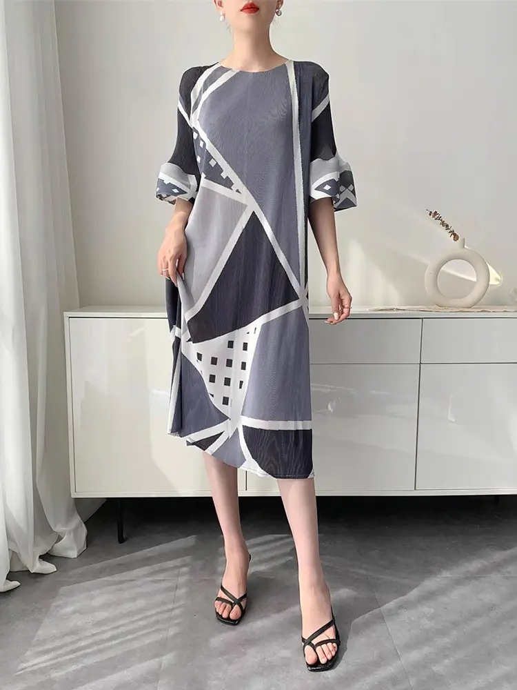 LANMREM Geometric Printting Fashion Pleated Dress Women's 2025 New Loose Causal Round Collar Half Sleeve Casual Dresses 2DB3111