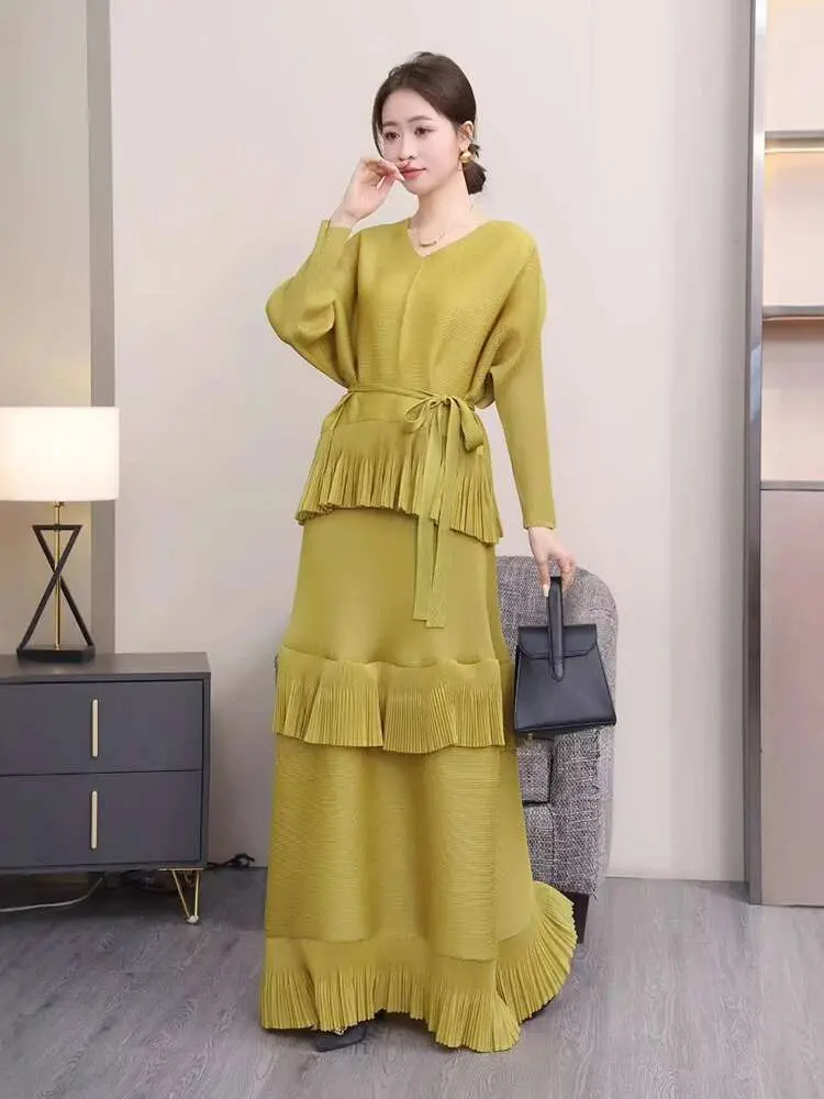 LANMREM Ruffled V-neck Lace-up Pleated Dress Women Slim Solid Color Lace Up Multi-layer Long Dresses Fashion 2025 Spring 2DE459