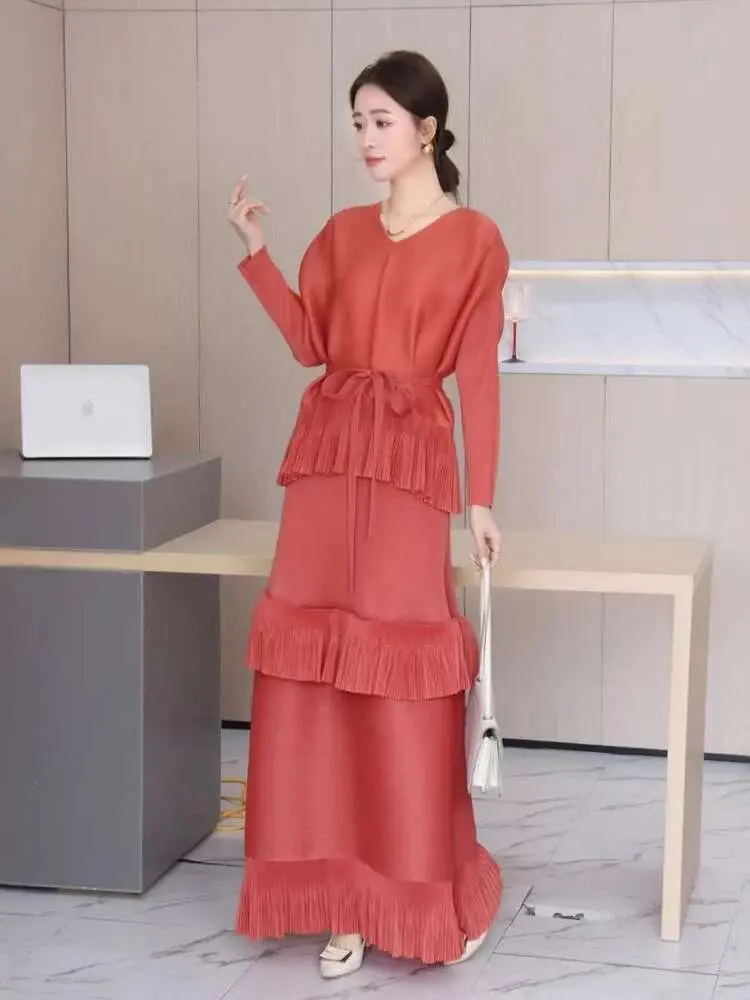 LANMREM Ruffled V-neck Lace-up Pleated Dress Women Slim Solid Color Lace Up Multi-layer Long Dresses Fashion 2025 Spring 2DE459