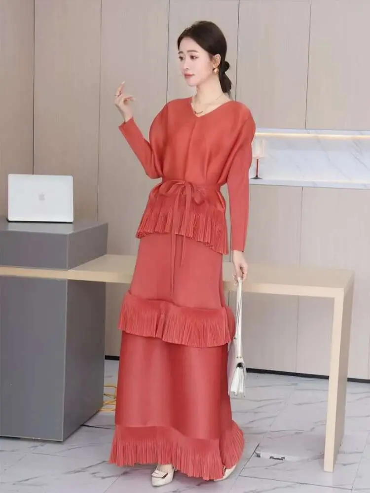LANMREM Ruffled V-neck Lace-up Pleated Dress Women Slim Solid Color Lace Up Multi-layer Long Dresses Fashion 2025 Spring 2DE459