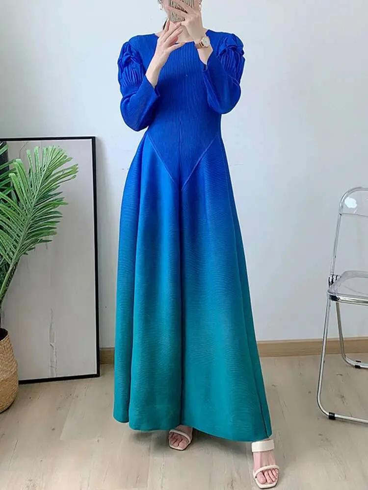 LANMREM Maxi Gradient Pleated Dress For Women Round Neck Long Ruffles Sleeves High Waist A-line Dresses Elegant 2023 New 2AA1157