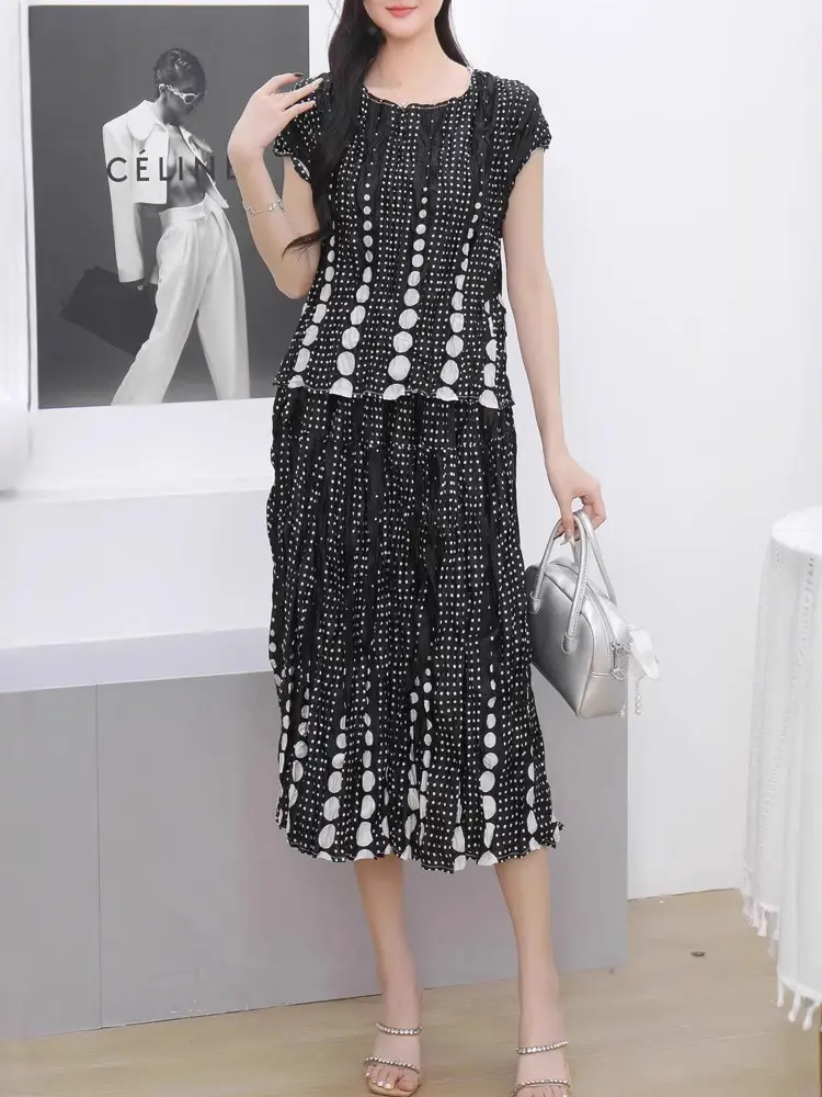 LANMREM Pleasted Women's Summer Casual Two Pieces Set O-neck Short Sleeve Slim T-shirt And Dot Printting Skirts 2025 New 2DB3183