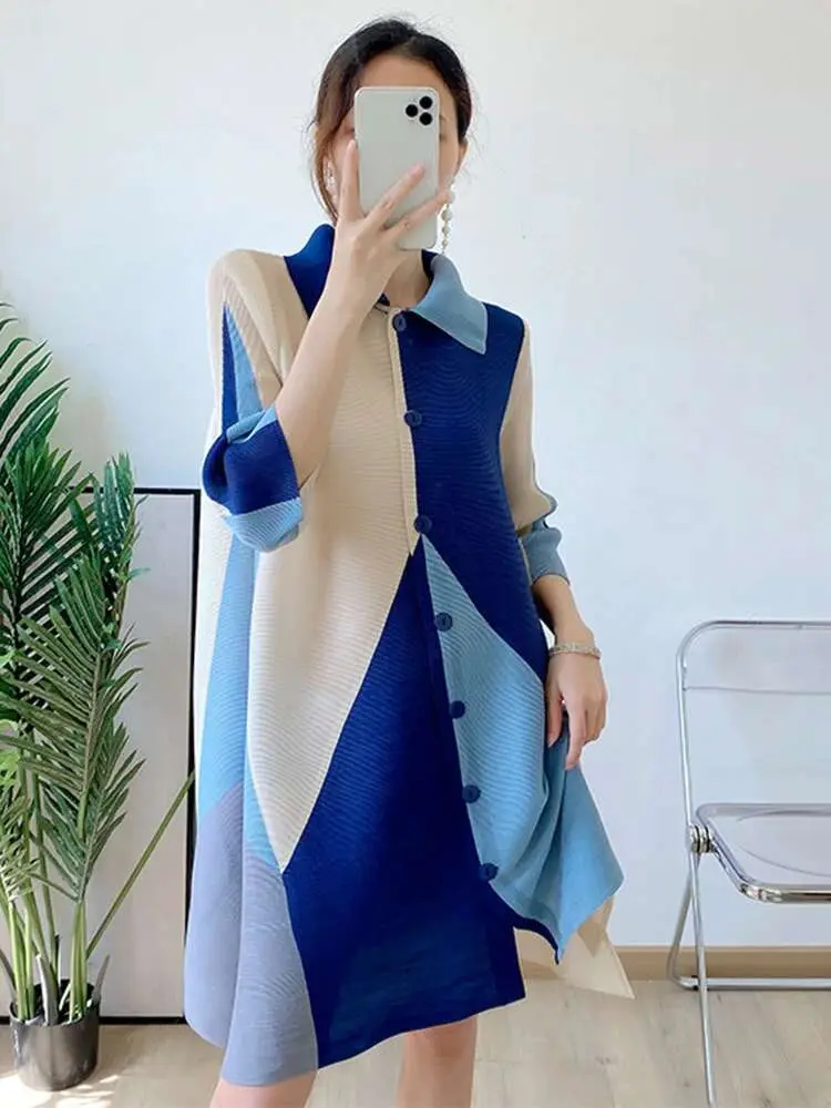 LANMREM Turn Down Color Block Pleated Dress For Women Three Quarter Sleeves Single Breasted Loose Dresses Female Fashion 2R1982