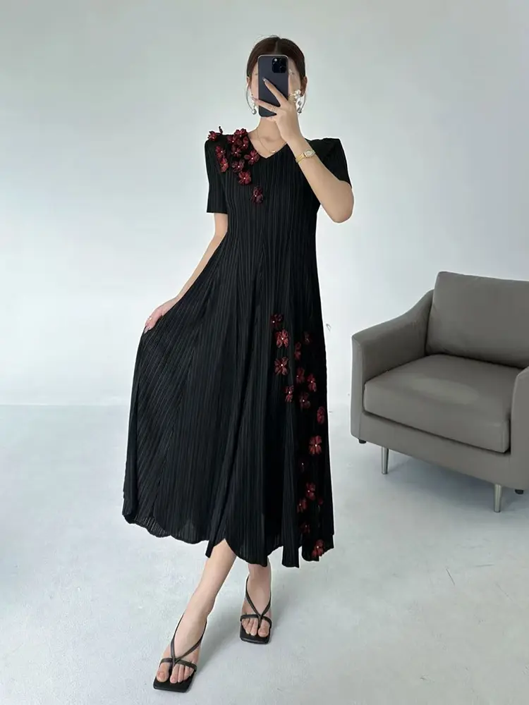 LANMREM French Elegant Loose Pleated Women's Dress Short Sleeve V Collar Famale Clothing With Appliques Summer Dresses 2DB3435