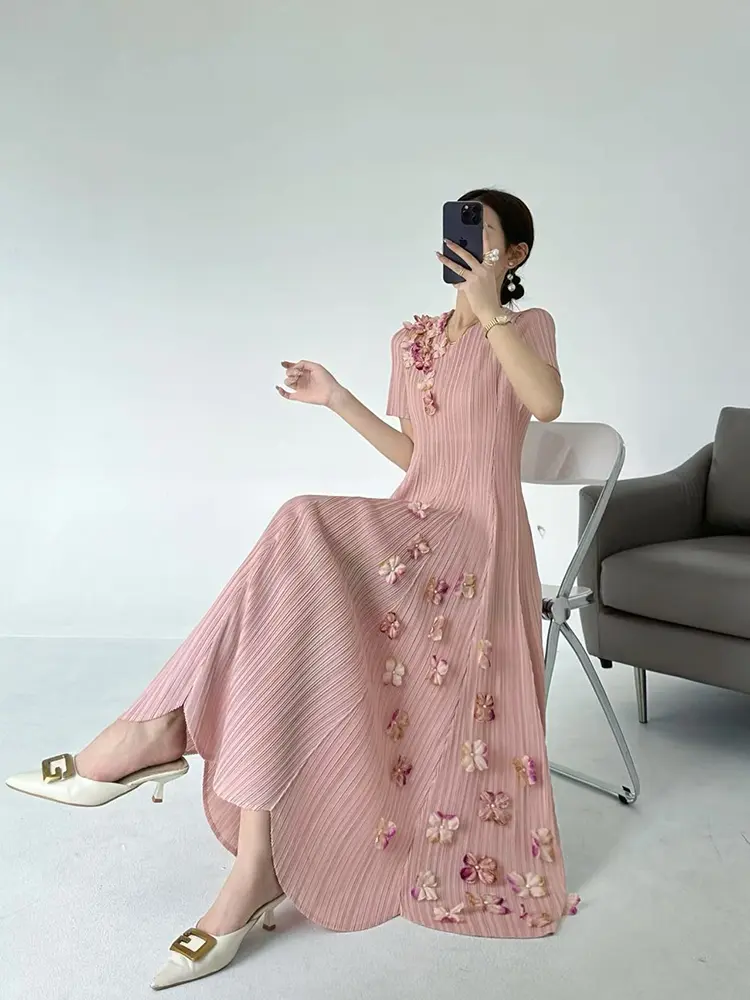 LANMREM French Elegant Loose Pleated Women's Dress Short Sleeve V Collar Famale Clothing With Appliques Summer Dresses 2DB3435