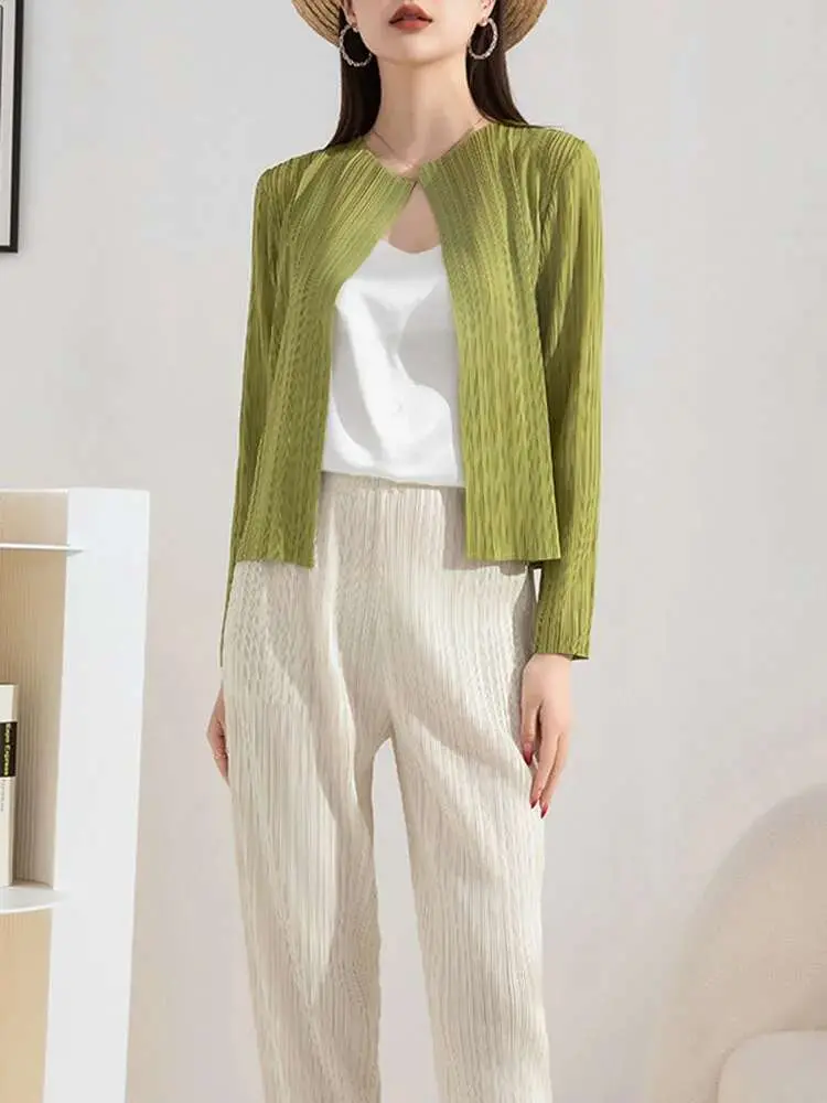 LANMREM Casual Cardigan Loose Pleated Shirt Round Neck Long Sleeves Solid Color Elegant Top Clothing 2025 Spring New 2DA1187