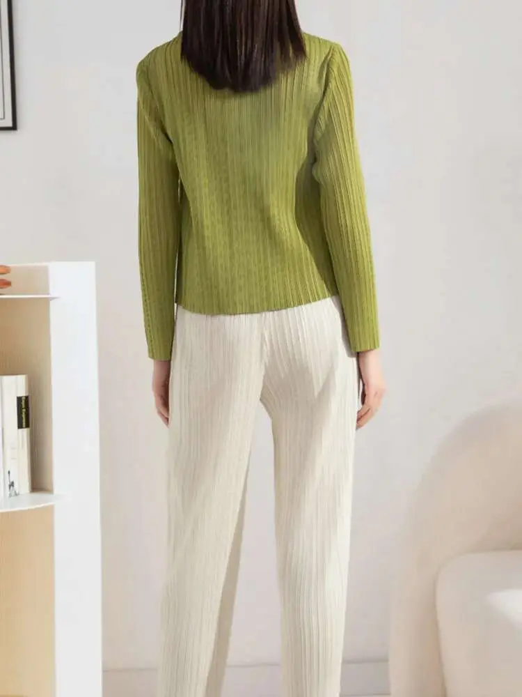 LANMREM Casual Cardigan Loose Pleated Shirt Round Neck Long Sleeves Solid Color Elegant Top Clothing 2025 Spring New 2DA1187
