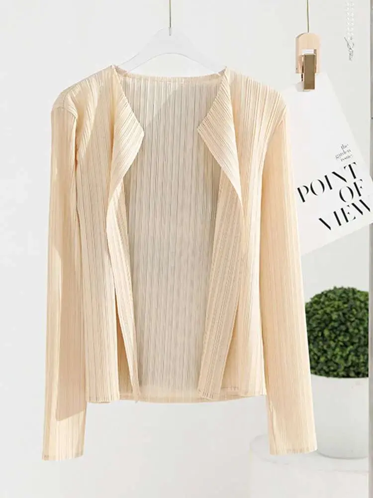 LANMREM Casual Cardigan Loose Pleated Shirt Round Neck Long Sleeves Solid Color Elegant Top Clothing 2025 Spring New 2DA1187