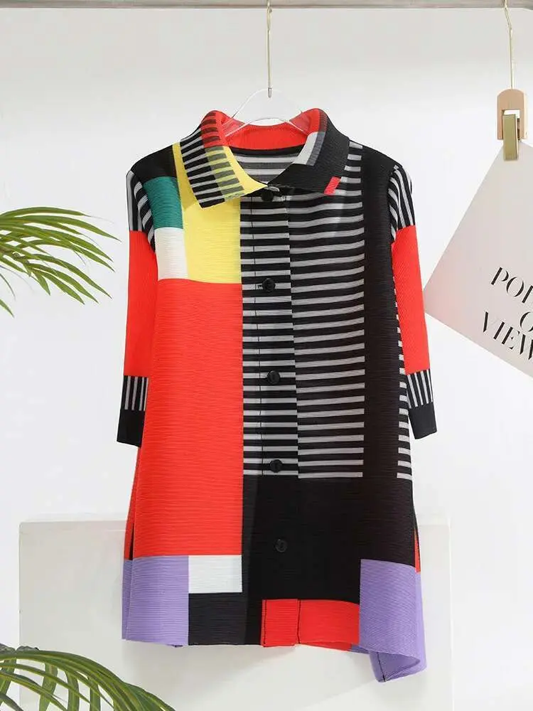 LANMREM Color Block Printed Pleated Shirt For Women Lapel Single Breasted Short Sleeves Fashion Tide Tops 2025 New 2YA3757