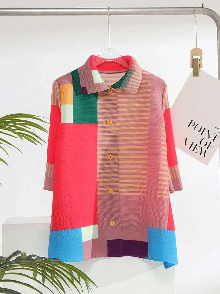 LANMREM Color Block Printed Pleated Shirt For Women Lapel Single Breasted Short Sleeves Fashion Tide Tops 2025 New 2YA3757