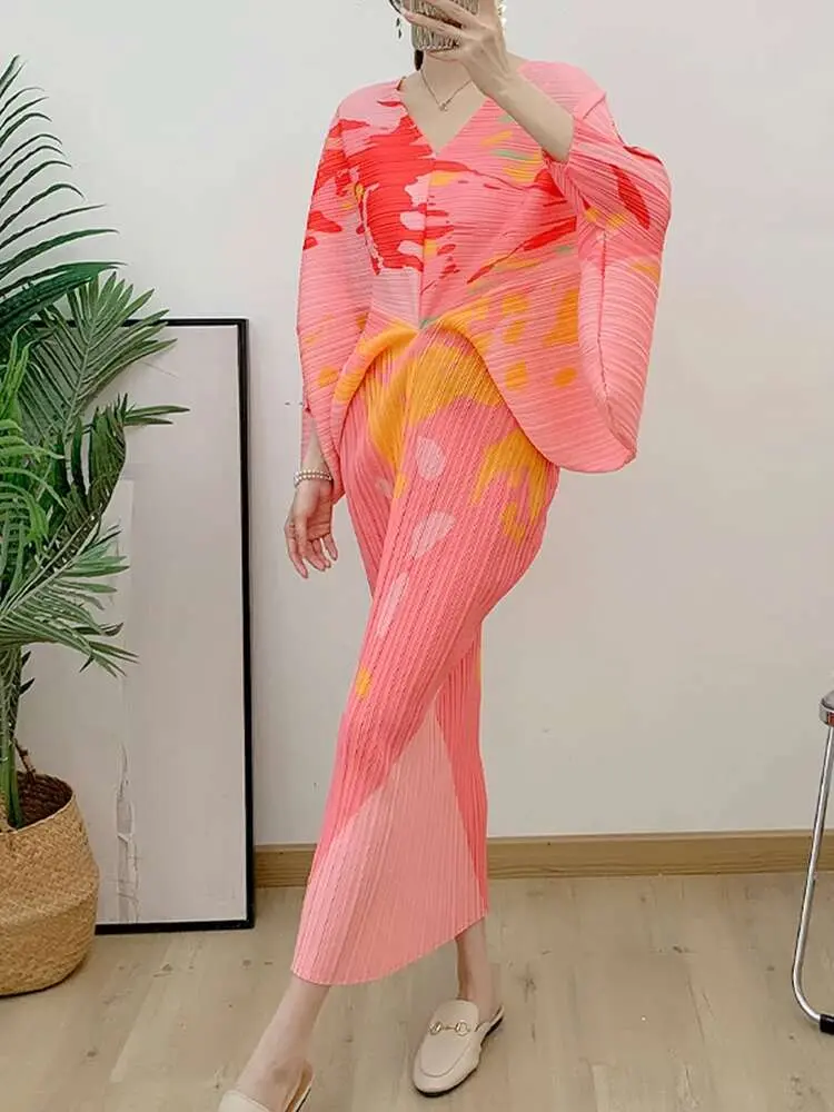 LANMREM V-neck Bat Sleeve Maxi Pleated Dress 2025 Summer New Women's Elegant Retro Style Print Festival Dresses Clothing 2DA1267