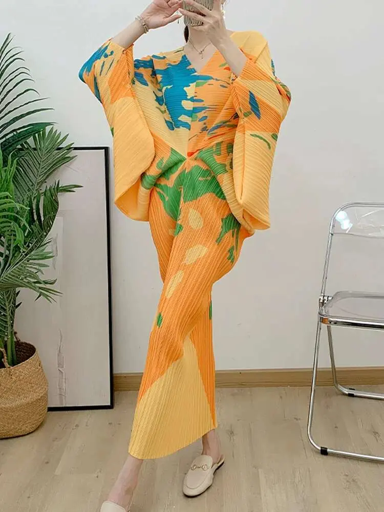 LANMREM V-neck Bat Sleeve Maxi Pleated Dress 2025 Summer New Women's Elegant Retro Style Print Festival Dresses Clothing 2DA1267