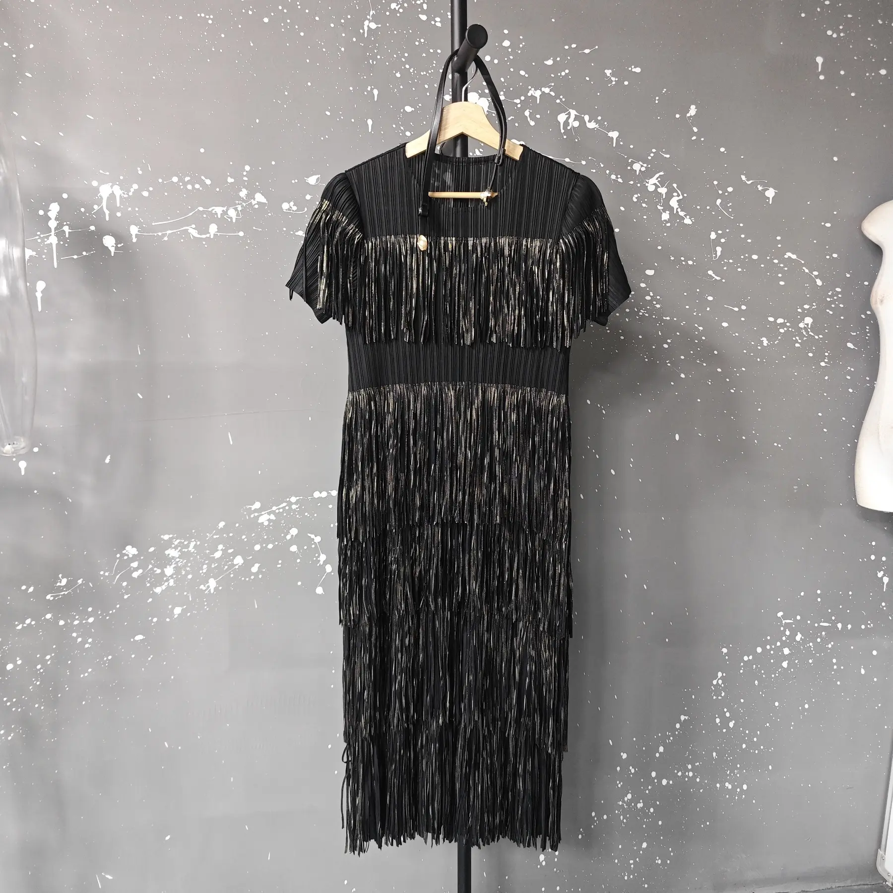 LANMREM Pleated Tassel Patchwork Deisn Summer Dress For Women 2025 New Round Collar Short Sleeve Slim Fit Dresses Chic 2DB2847