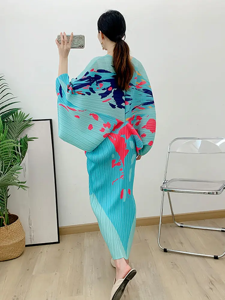 LANMREM V-neck Bat Sleeve Maxi Pleated Dress 2025 Summer New Women's Elegant Retro Style Print Festival Dresses Clothing 2DA1267