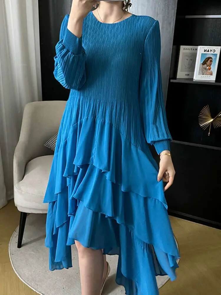 LANMREM Irregular Spliced Pleated Dress Women Fashion Round Neck Long Sleeves Solid Color Dresses Elegant 2025 Spring 2DA4617
