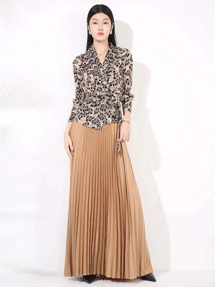 LANMREM Pleated Leopard Print Suit Collar With Tie Up Long Sleeved Top, High Waist Long Half Skirt Two-piece Set Women 2025 New