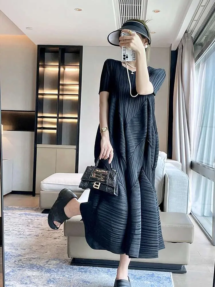LANMREM French Pleated Dress For Women Round Neck Short Sleeve Solid Color Casual Dresses Female Fashion 2025 Summer New 2DE415
