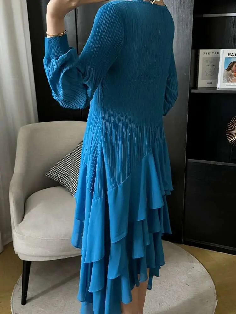 LANMREM Irregular Spliced Pleated Dress Women Fashion Round Neck Long Sleeves Solid Color Dresses Elegant 2025 Spring 2DA4617