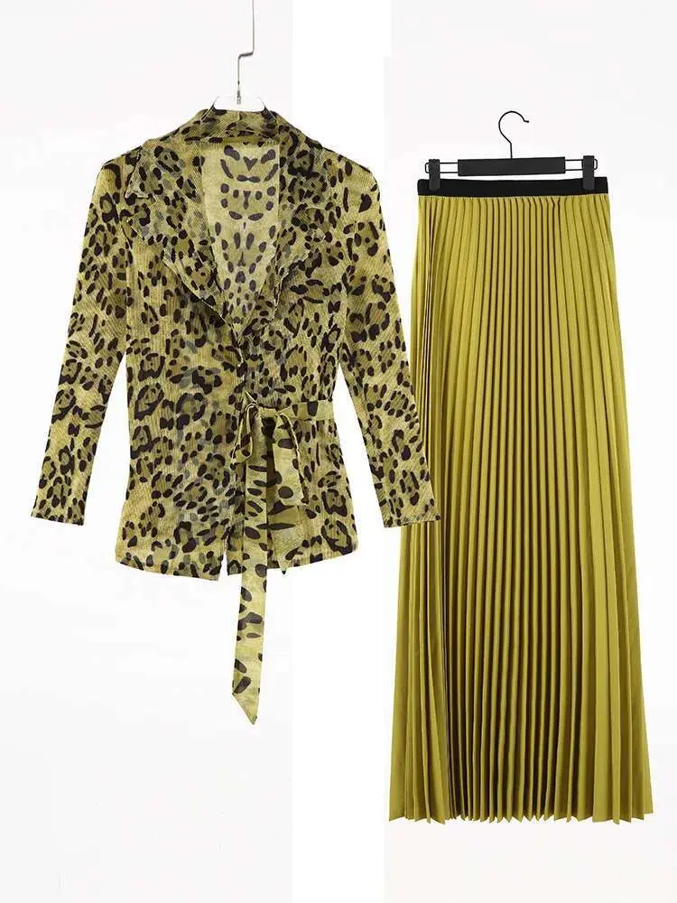 LANMREM Pleated Leopard Print Suit Collar With Tie Up Long Sleeved Top, High Waist Long Half Skirt Two-piece Set Women 2025 New