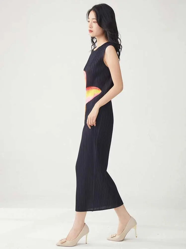 LANMREM Temperament Pleated Dress For Women Black Print O-neck Sleeveless Slim Straight Long Dresses Fashion 2025 Summer 2DE329