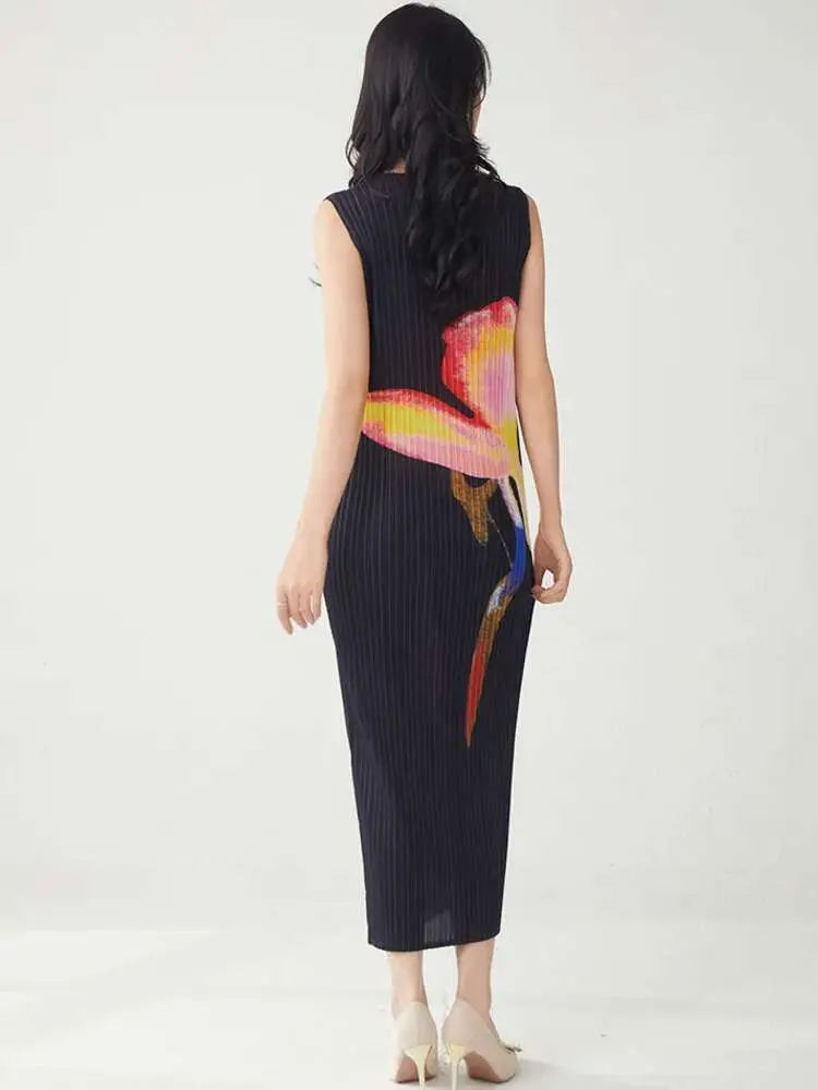 LANMREM Temperament Pleated Dress For Women Black Print O-neck Sleeveless Slim Straight Long Dresses Fashion 2025 Summer 2DE329